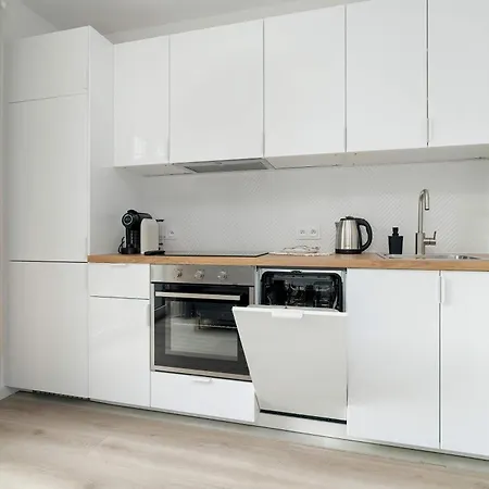 Modern Janickiego For 2 Adults And 2 Children With Parking Near Mtp By Renters Апартаменты Познань