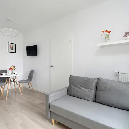 Modern Janickiego For 2 Adults And 2 Children With Parking Near Mtp By Renters Apartment