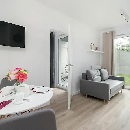Modern Janickiego For 2 Adults And 2 Children With Parking Near Mtp By Renters